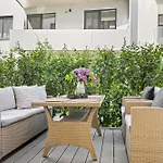 Luxury Apartment *
