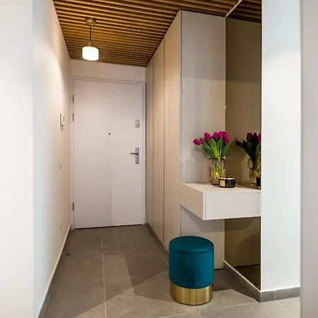 Luxury * Βουκουρέστι